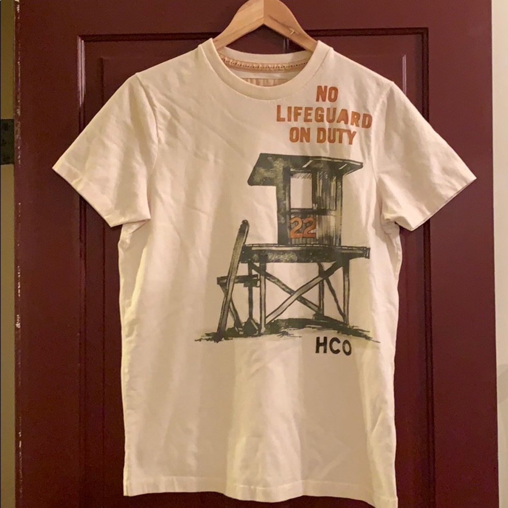 Like new Hollister No lifeguard tee